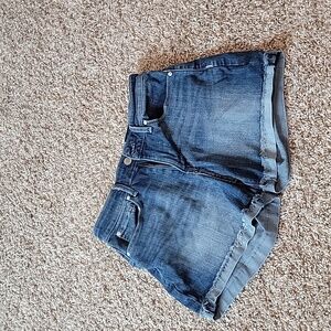 Levi Strauss & Co. Signature High-Rise Shorts Size 6 - W28